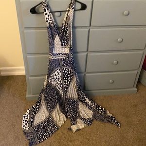 lots of different prints it’s black and white with  some royal blue